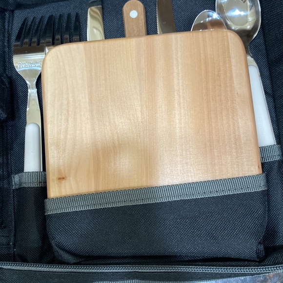 Picnic Time Deluxe Travel Set - Picture 6 of 10